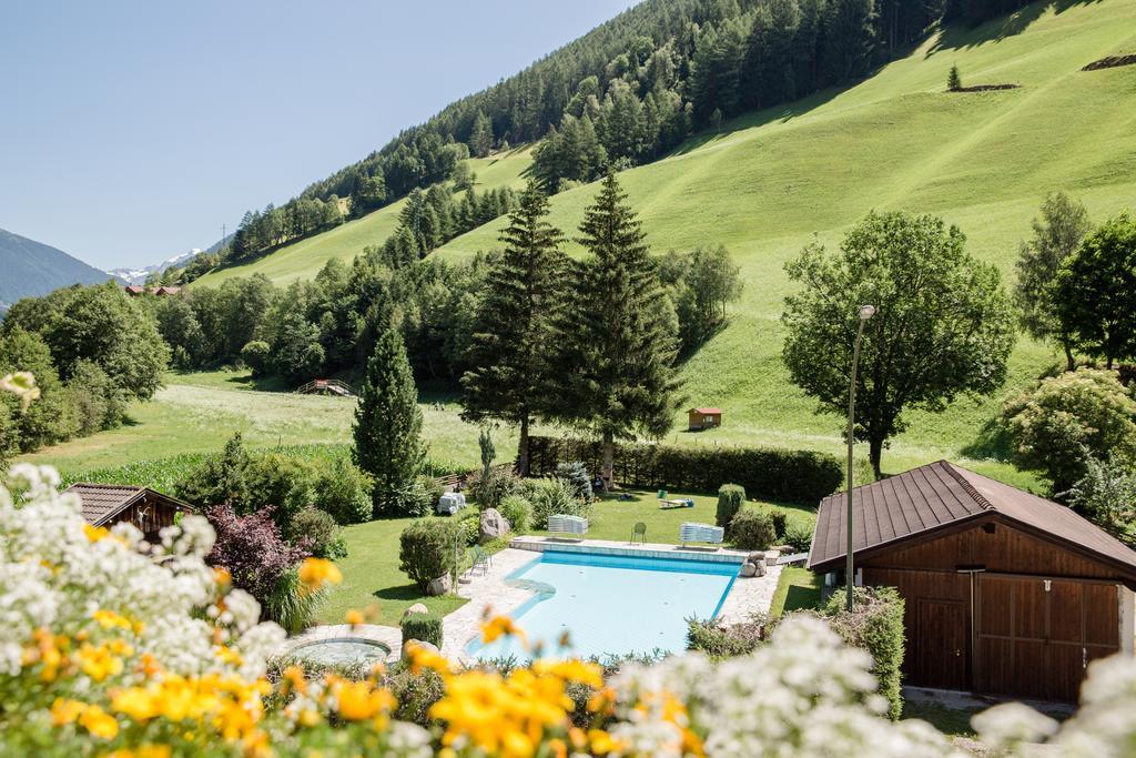 Alpine Life Hotel Anabel Cadipietra Bagian luar foto